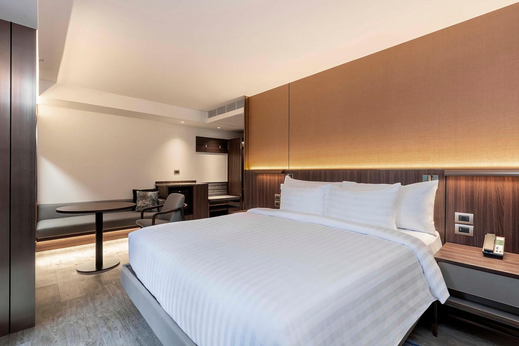 Gardina Asoke & Hotel 4*